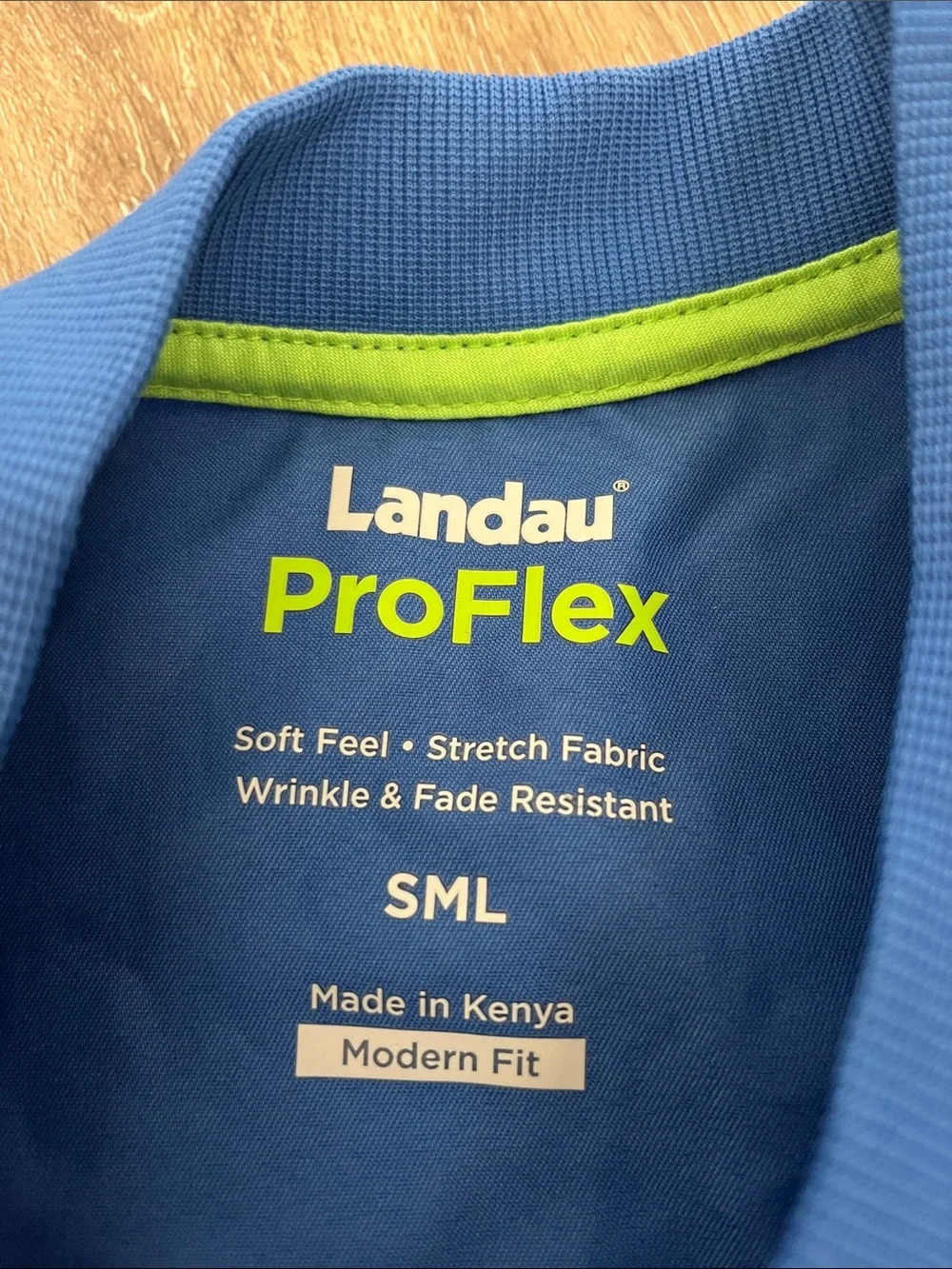 NWOT Landau ProFlex Modern Fit Long Sleeve Scrub Jacket Blue Size S
